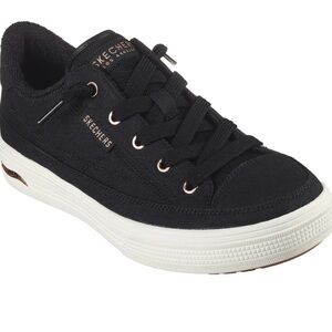 Skechers Arch Fit arcade- Meet ya there